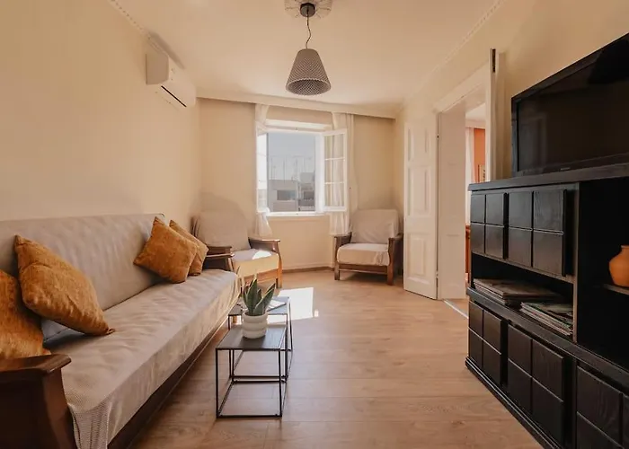 The Gramms Old Town Apartment *